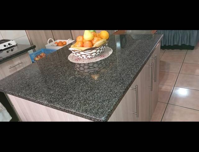 4 BEDROOM HOUSE FOR SALE IN CLAYVILLE